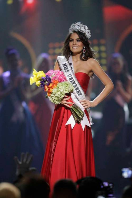 Miss Mexico 2010 Jimena Navarrete reacts after being crowned Miss Universe 2010 during the Miss Universe pageant at the Mandalay Bay Events Center in Las Vegas