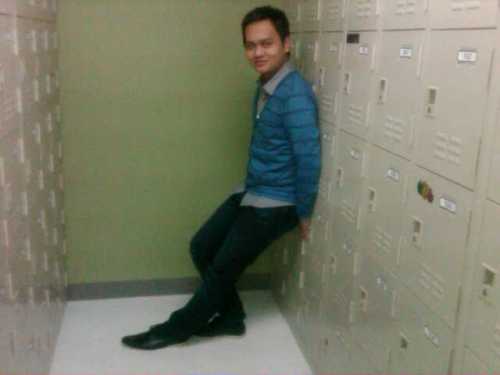 I was wearing Milanos for my shoes. Lol. I noticed that this is indeed my other signature pose. lol