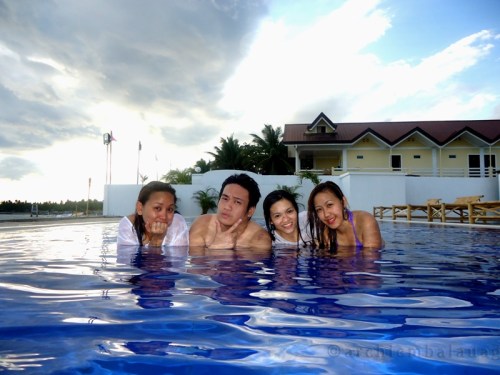 Don't you just love traveling when you're with your the coolest peeps ever???!