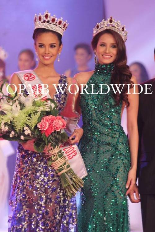 Megan with 2012 Miss World Philippines Queenie Rehman. 