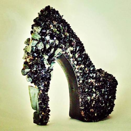 Hallucilica 1 by Kermit Tesoro