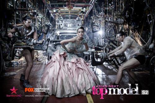 Natalie received the first call out last week and she came up this episode with a uninspired photo. It just looks so awkward!